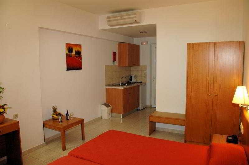 Lindos Nest Aparthotel Pefki Exteriör bild